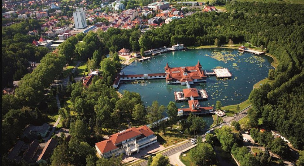 Hévíz Thermal Lake, Hévíz, near Lake Balaton, Hungary